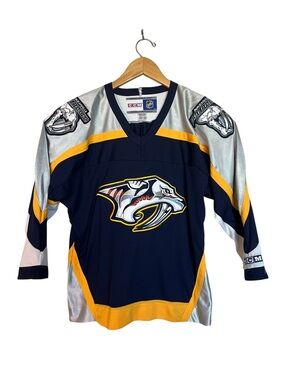 CCM Nashville Predators Vintage NHL Youth XL Jersey